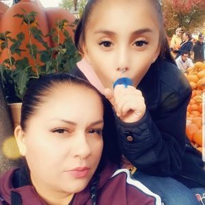 Meet your Posher, Ana l.